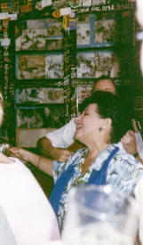 El Bodeguita woman singing