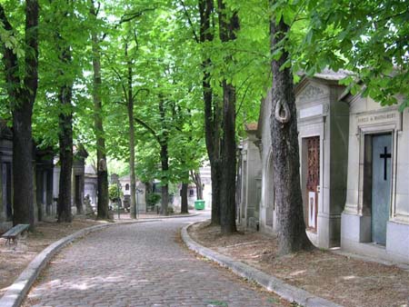 The leafy, cobbled lanes of Pere Lachaise